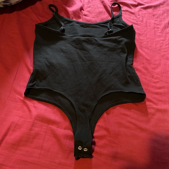 GUESS SNAP CLOSURE BODYSUIT - Picture 12 of 14